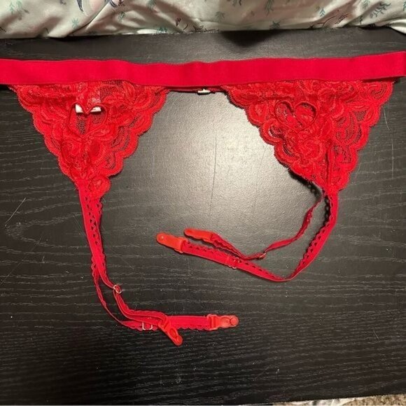 Venus red Lace cut out heart Garter Belt size 3X - Picture 7 of 7